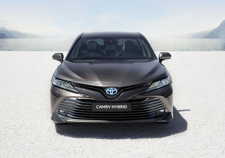  Toyota Camry Hybrid 2019 года  (EU) (фото 26 из 45)